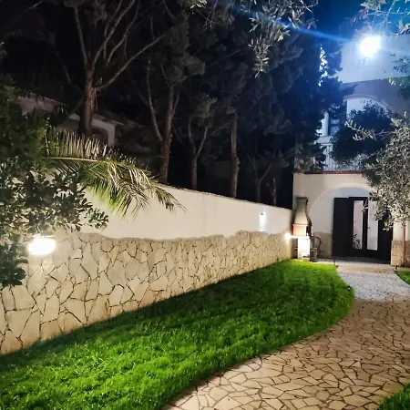 Camilla Santa Maria Al Bagno Villa