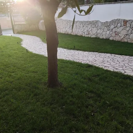 Camilla Santa Maria Al Bagno Villa Nardo