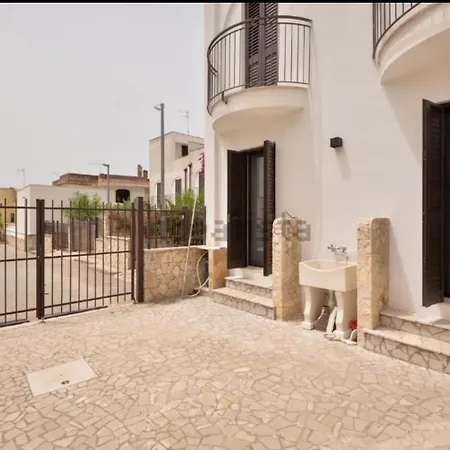 Camilla Santa Maria Al Bagno Villa